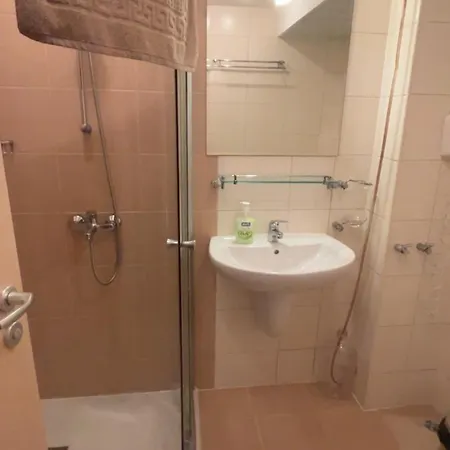 With Magnificent View In Apartman Obzor